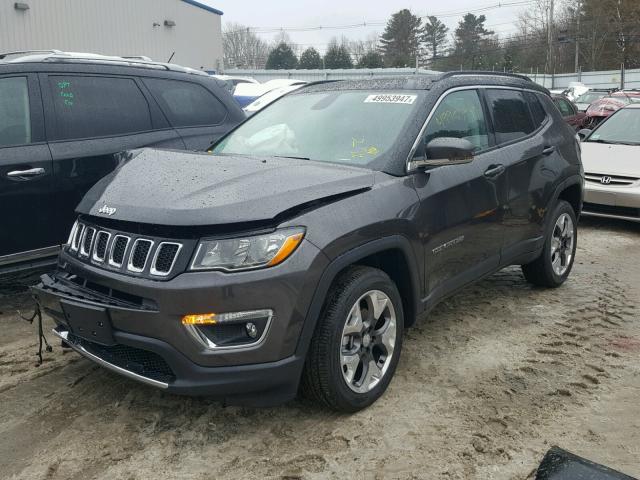 3C4NJDCB5JT176022 - 2018 JEEP COMPASS LI GRAY photo 2