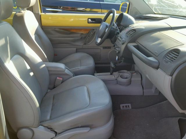3VWCD31C64M413150 - 2004 VOLKSWAGEN NEW BEETLE Sarı foto 5