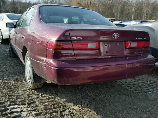 4T1BG22K5WU334424 - 1998 TOYOTA CAMRY CE MAROON photo 3