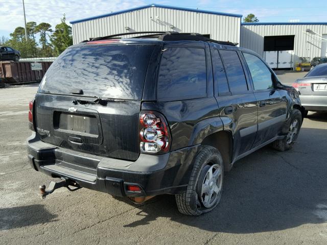 1GNDS13S852290635 - 2005 CHEVROLET TRAILBLAZE BLACK photo 4