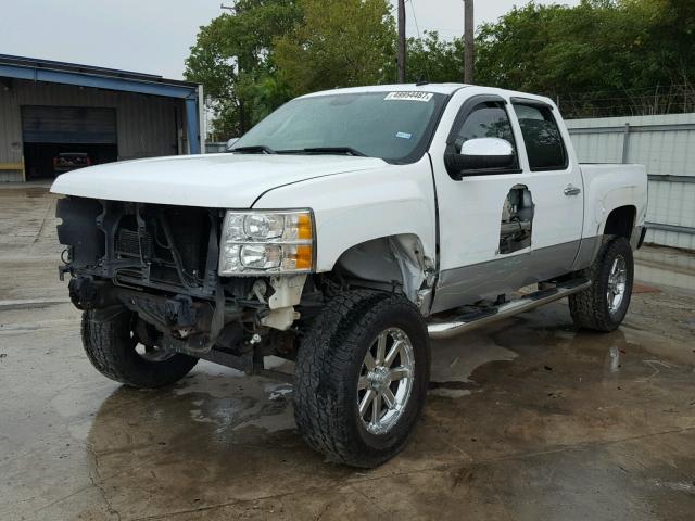 3GCUKSE2XDG271263 - 2013 CHEVROLET SILVERADO WHITE photo 2