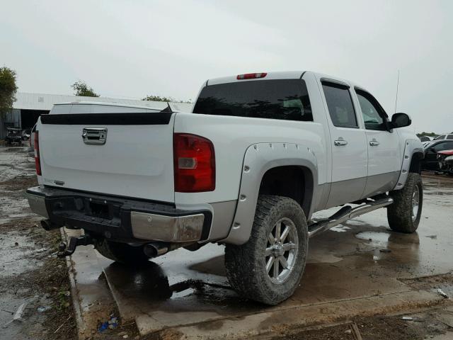 3GCUKSE2XDG271263 - 2013 CHEVROLET SILVERADO WHITE photo 4