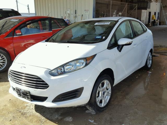 3FADP4BJ8GM112875 - 2016 FORD FIESTA SE WHITE photo 2