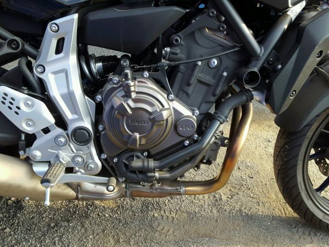 JYARM06Y9GA003262 - 2016 YAMAHA FZ07 C BLACK photo 7