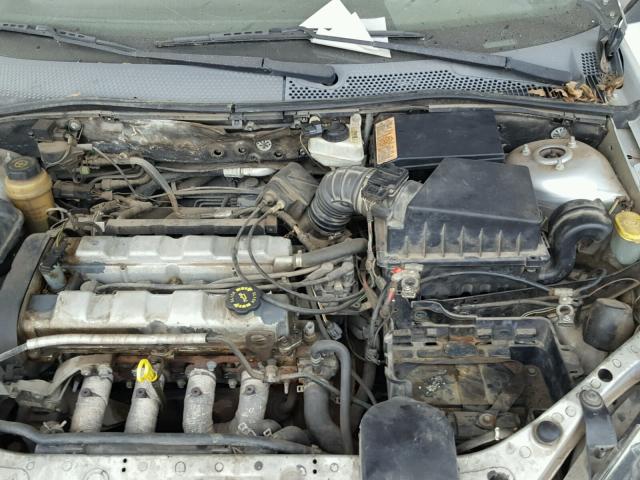 3FAHP30594R110469 - 2004 FORD FOCUS ZX5 GRAY photo 7