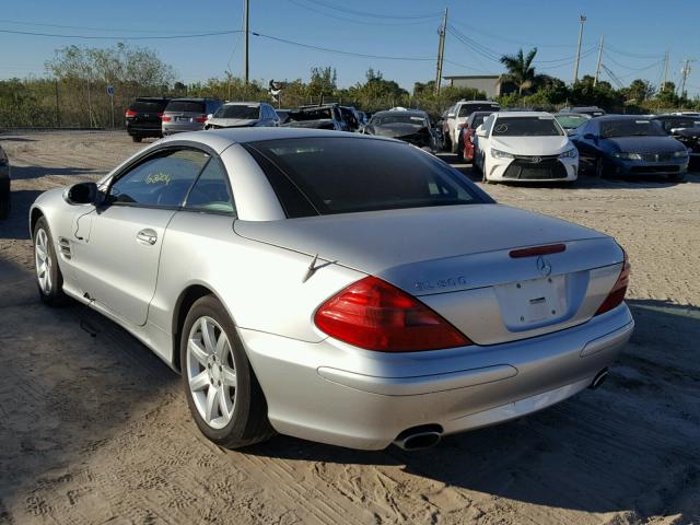 WDBSK75F33F031316 - 2003 MERCEDES-BENZ SL 500R GRAY photo 3