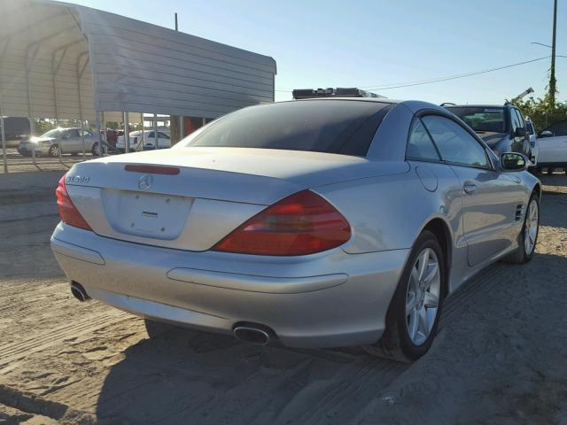 WDBSK75F33F031316 - 2003 MERCEDES-BENZ SL 500R GRAY photo 4