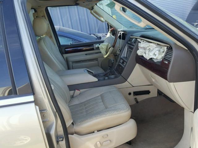 5LMFU28R24LJ13992 - 2004 LINCOLN NAVIGATOR GOLD photo 5