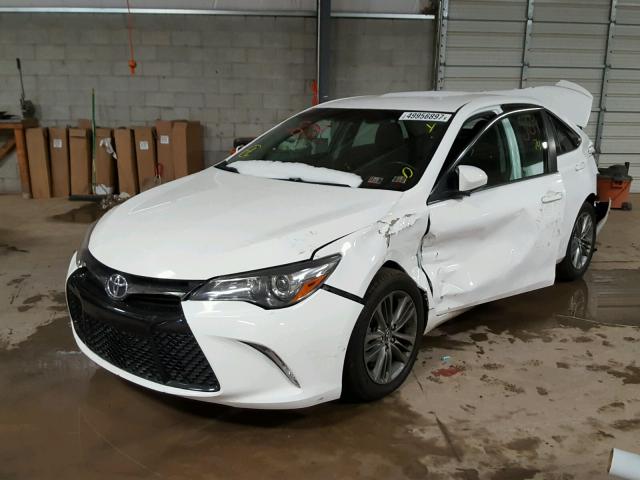 4T1BF1FK7FU038747 - 2015 TOYOTA CAMRY LE WHITE photo 2