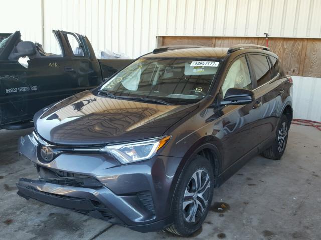 JTMZFREVXGJ097257 - 2016 TOYOTA RAV4 LE GRAY photo 2