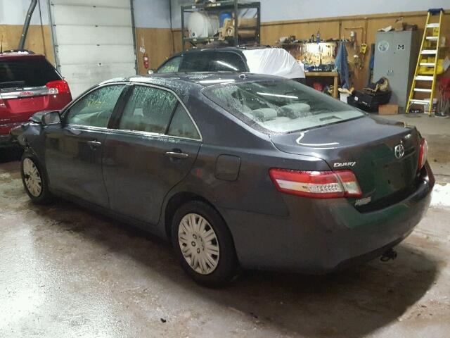 4T1BF3EKXAU080996 - 2010 TOYOTA CAMRY BASE GRAY photo 3