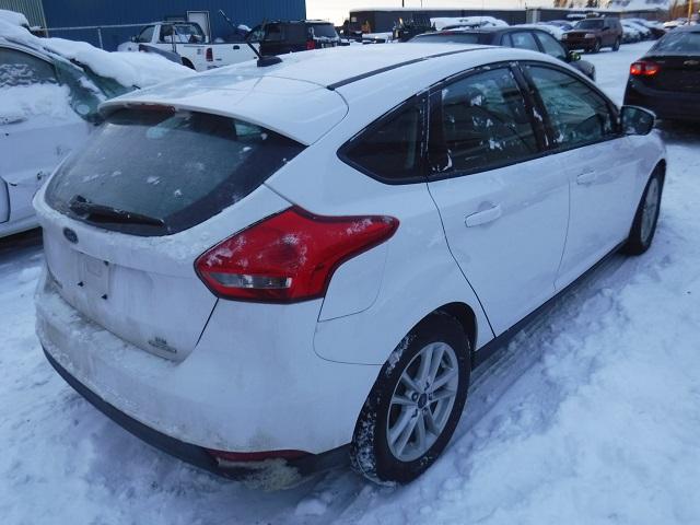 1FADP3K20GL338185 - 2016 FORD FOCUS SE WHITE photo 4