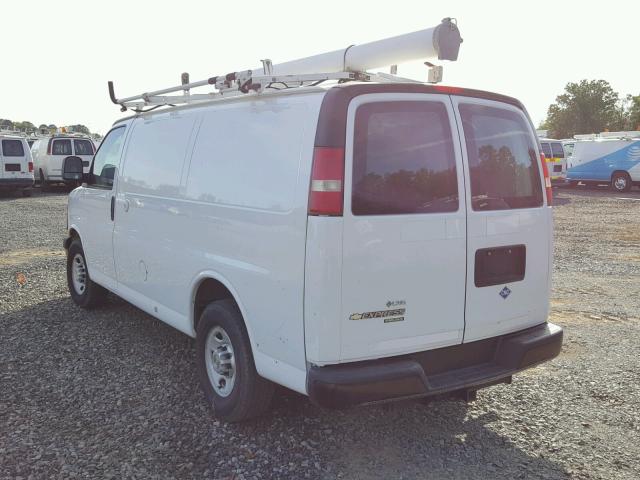 1GCWGFCB3C1118788 - 2012 CHEVROLET EXPRESS G2 WHITE photo 3