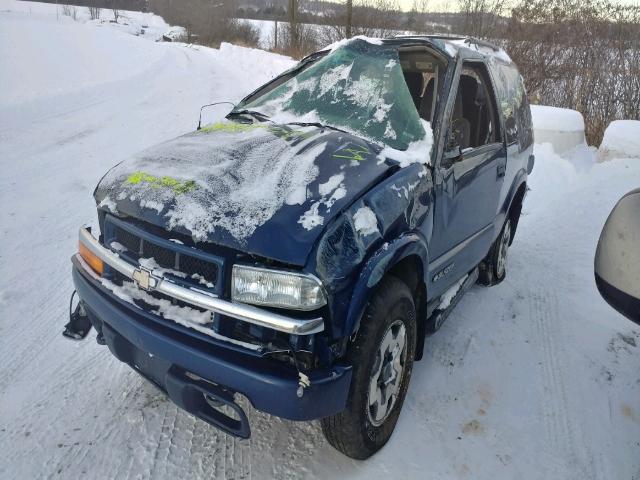 1GNCT18W22K145252 - 2002 CHEVROLET BLAZER BLUE photo 2