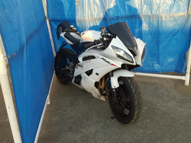 JYARJ16E1AA020780 - 2010 YAMAHA YZFR6 WHITE photo 1