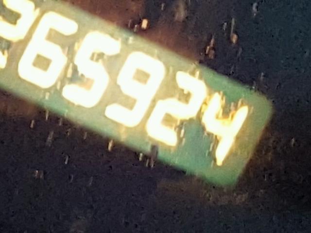 1G8ZY1277YZ118810 - 2000 SATURN SC2 GREEN photo 8