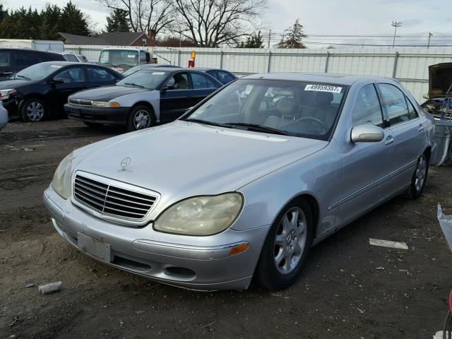 WDBNG70J5YA041585 - 2000 MERCEDES-BENZ S 430 SILVER photo 2