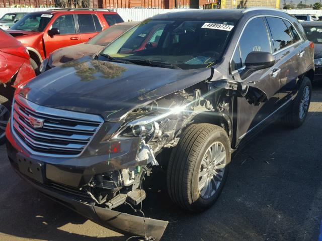 1GYKNBRS0HZ144319 - 2017 CADILLAC XT5 LUXURY GRAY photo 2