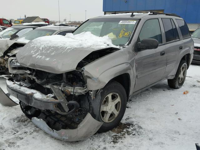 1GNDS13S862295352 - 2006 CHEVROLET TRAILBLAZE GRAY photo 2