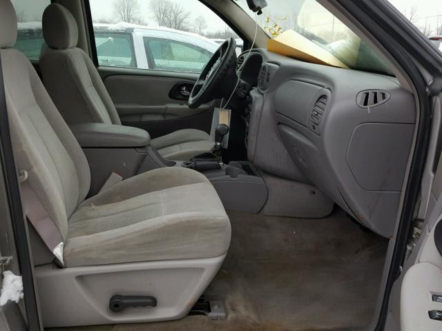 1GNDS13S862295352 - 2006 CHEVROLET TRAILBLAZE GRAY photo 5