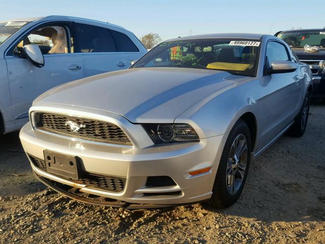 1ZVBP8AM3E5310915 - 2014 FORD MUSTANG SILVER photo 2