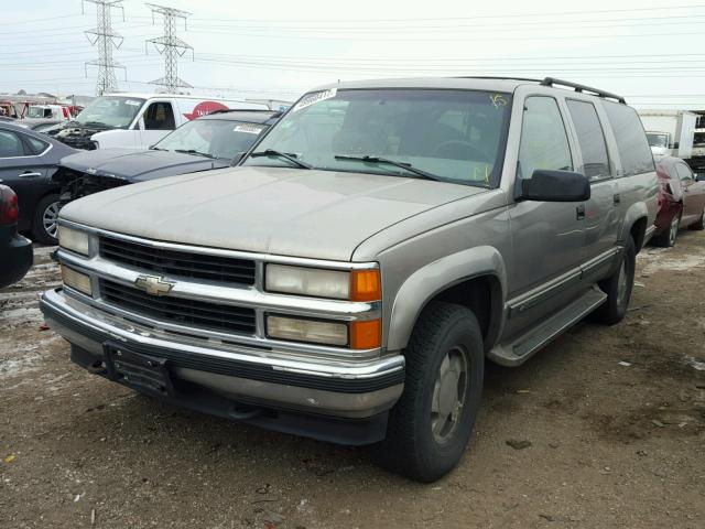 1GNFK16R6XJ330415 - 1999 CHEVROLET SUBURBAN K TAN photo 2