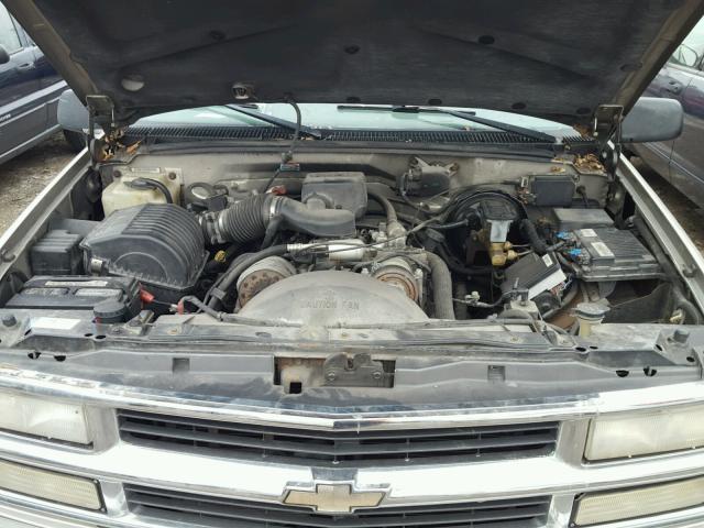 1GNFK16R6XJ330415 - 1999 CHEVROLET SUBURBAN K TAN photo 7