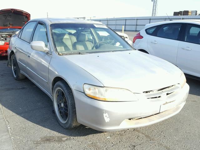 1HGCG6676WA123466 - 1998 HONDA ACCORD EX SILVER photo 1