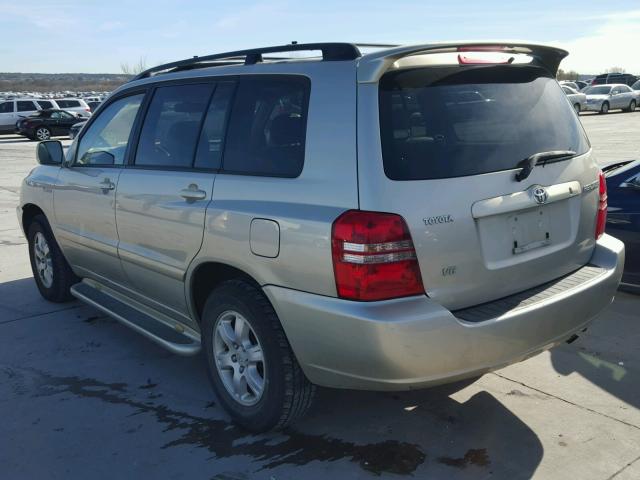 JTEGF21A020057605 - 2002 TOYOTA HIGHLANDER GOLD photo 3