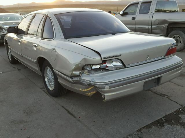 2FACP74W7NX161671 - 1992 FORD CROWN VICT GRAY photo 3