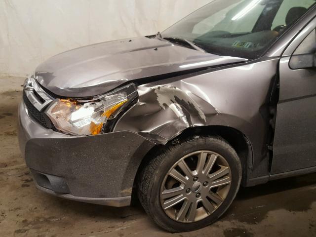 1FAHP3HN4AW264309 - 2010 FORD FOCUS SEL GRAY photo 9