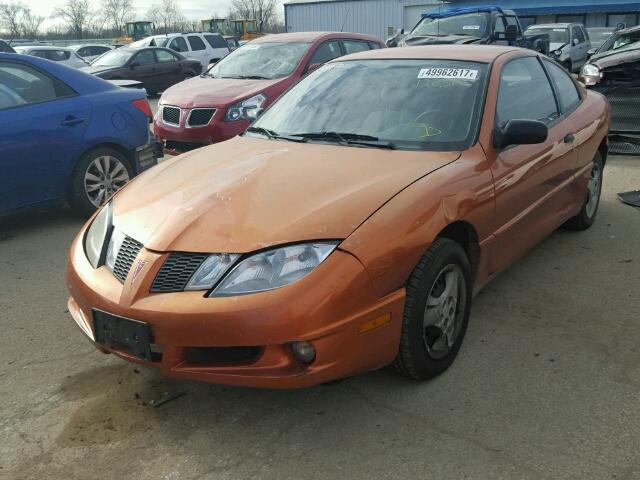 3G2JB12F45S218923 - 2005 PONTIAC SUNFIRE ORANGE photo 2