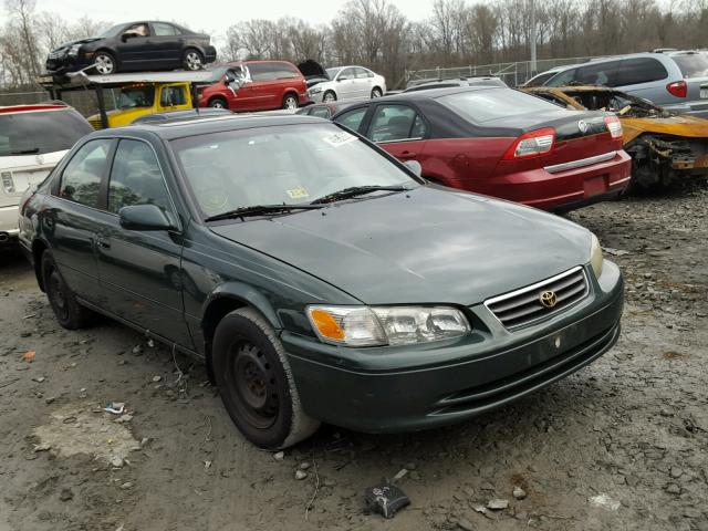 4T1BG22K11U057487 - 2001 TOYOTA CAMRY CE GREEN photo 1