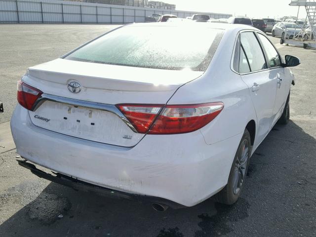 4T1BF1FK3HU748411 - 2017 TOYOTA CAMRY LE თეთრი ფოტო 4