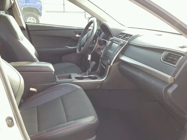 4T1BF1FK3HU748411 - 2017 TOYOTA CAMRY LE თეთრი ფოტო 5