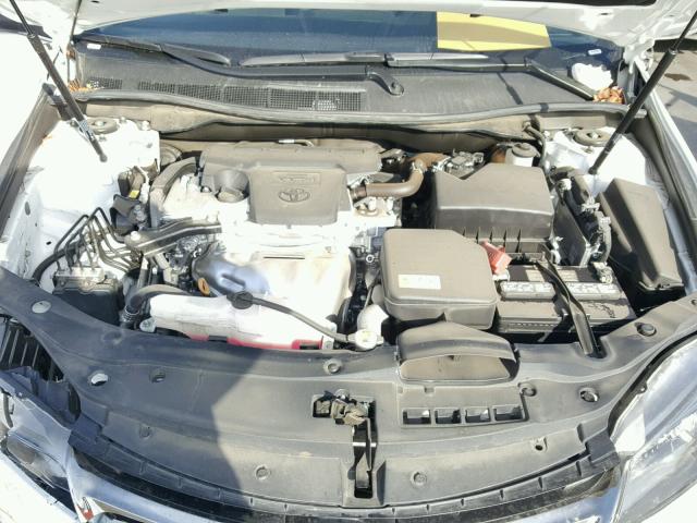 4T1BF1FK3HU748411 - 2017 TOYOTA CAMRY LE თეთრი ფოტო 7