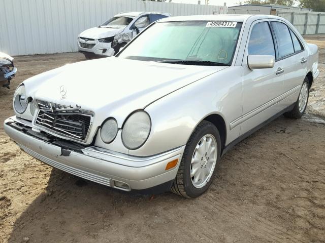 WDBJF55F7VA374165 - 1997 MERCEDES-BENZ E 320 SILVER photo 2