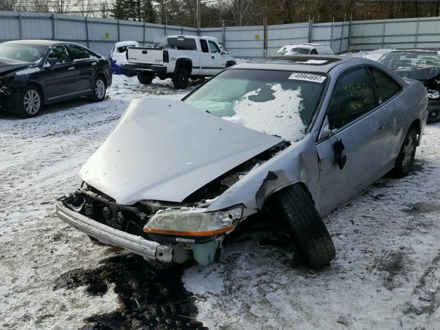 1HGCG32722A032015 - 2002 HONDA ACCORD EX SILVER photo 2