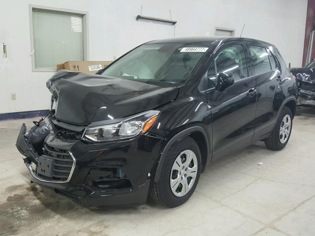 3GNCJKSB0JL179009 - 2018 CHEVROLET TRAX LS BLACK photo 2