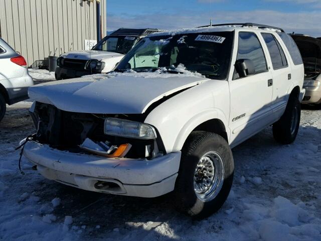 1GNDT13W92K206401 - 2002 CHEVROLET BLAZER WHITE photo 2