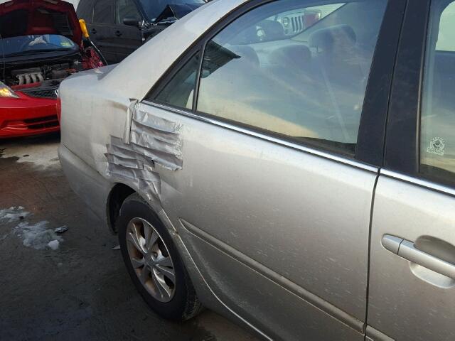 4T1BF32KX5U603380 - 2005 TOYOTA CAMRY LE ვერცხლისფერი ფოტო 9