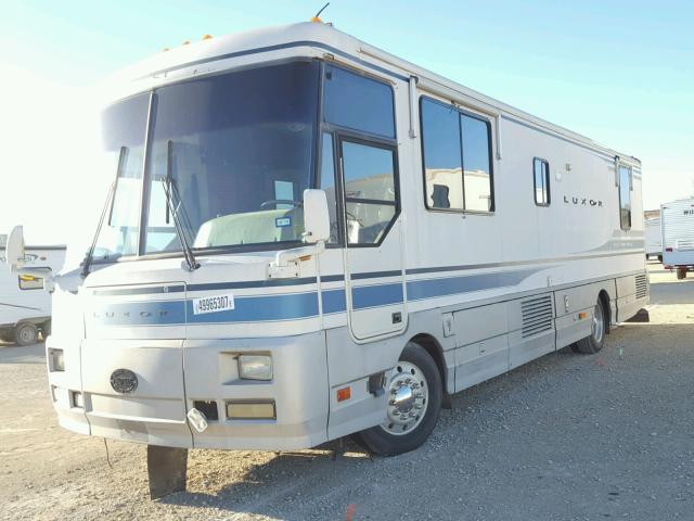 4CDN6BL18R2902061 - 1994 OSHKOSH MOTOR TRUCK CO. CHASSIS V WHITE photo 2