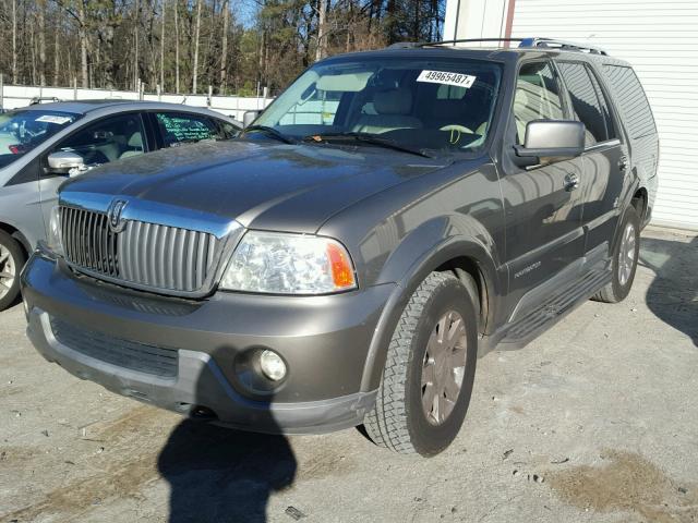 5LMFU27R83LJ51341 - 2003 LINCOLN NAVIGATOR GRAY photo 2