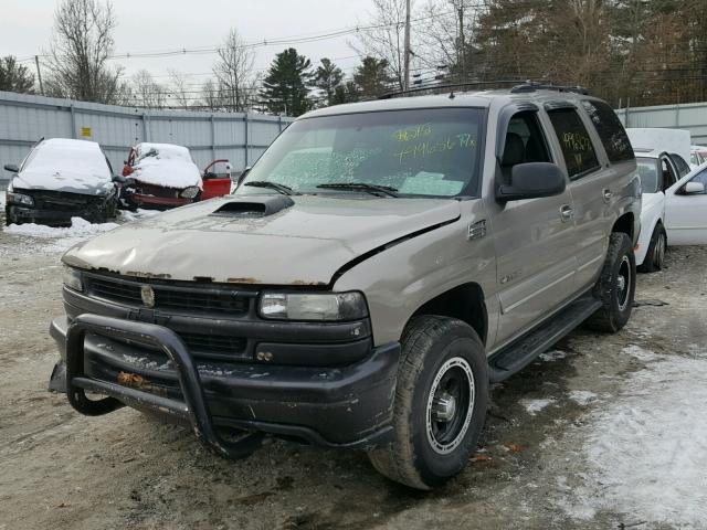 1GNEK13Z62J205858 - 2002 CHEVROLET TAHOE K150 TAN photo 2