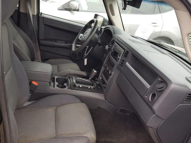 1J8HG48K58C149227 - 2008 JEEP COMMANDER BLACK photo 5