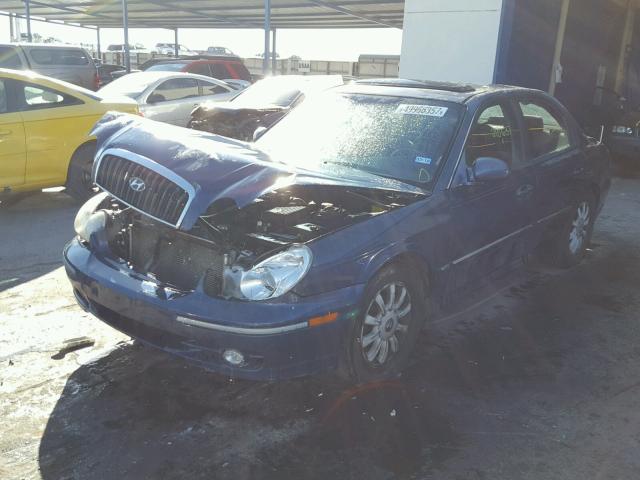 KMHWF35H22A668092 - 2002 HYUNDAI SONATA GLS BLUE photo 2