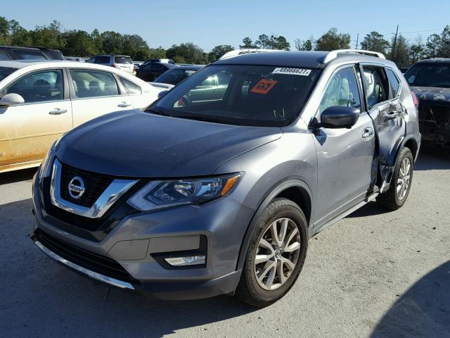 KNMAT2MT9HP557391 - 2017 NISSAN ROGUE S GRAY photo 2