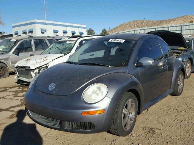 3VWPW31C16M400689 - 2006 VOLKSWAGEN NEW BEETLE CHARCOAL photo 2