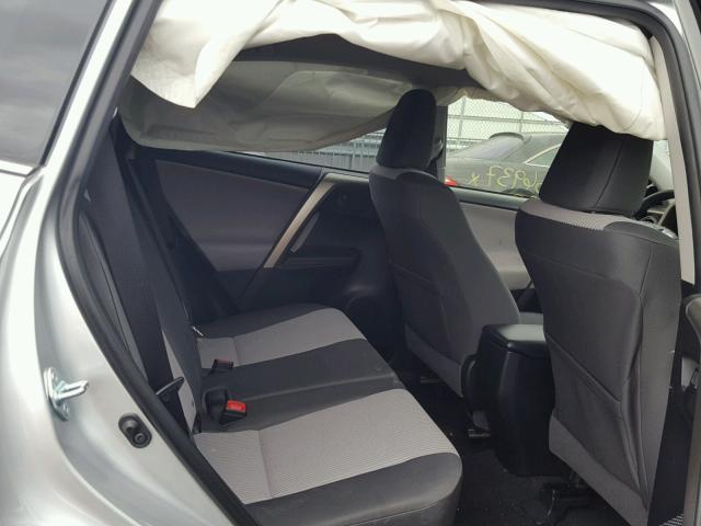 JTMBFREV7FJ043544 - 2015 TOYOTA RAV4 LE Gümüş foto 6