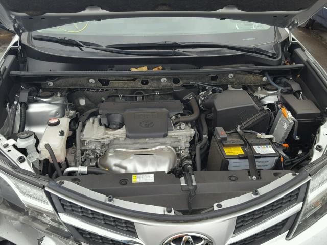 JTMBFREV7FJ043544 - 2015 TOYOTA RAV4 LE SILVER photo 7